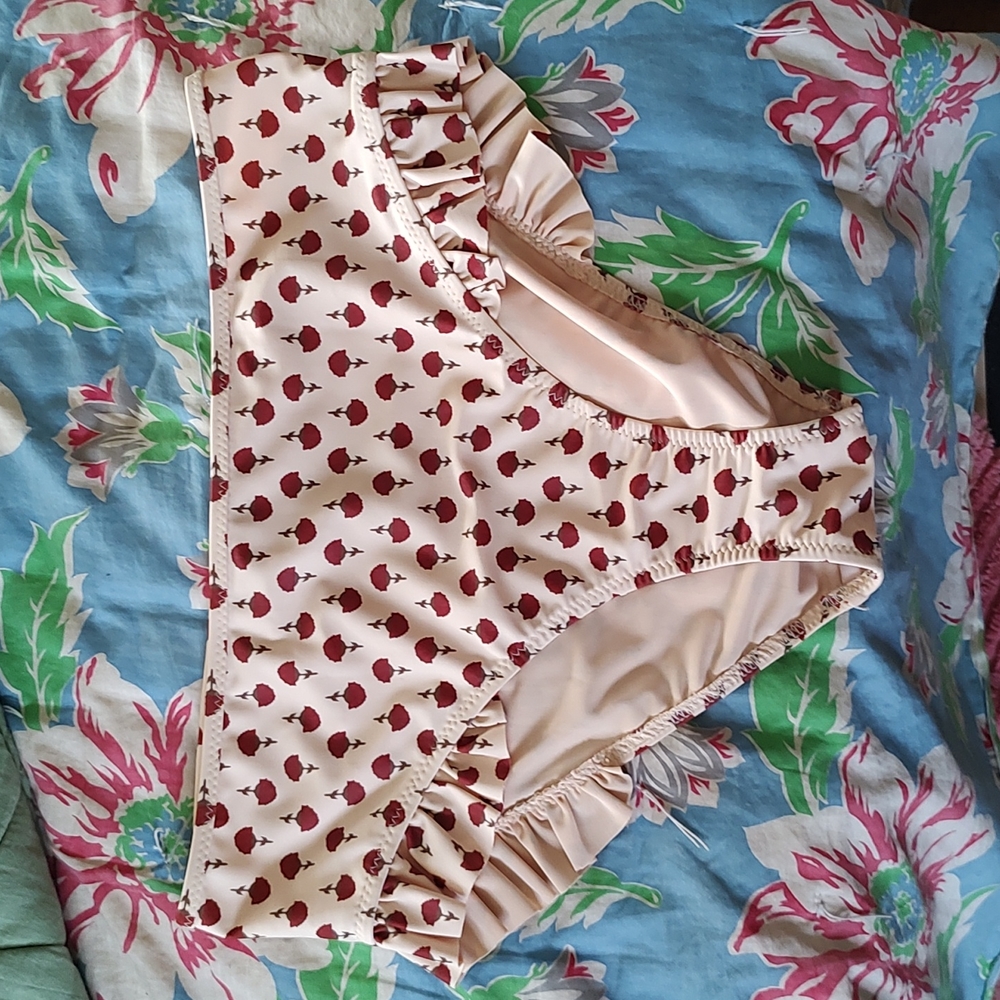 Cutest Bikini Bottoms Ever NWOT in Peony Poppy Flower